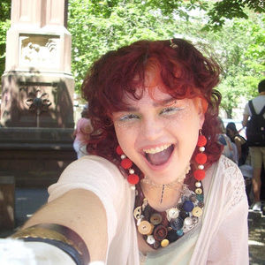 Meet your Posher, Lena